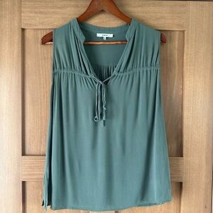 Ro & De V-neck Tie Front Tank Top Blouse Women’s size XS​​